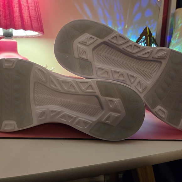 APL Techloom Breeze Mens 9.5 Women's 11 White/Impulse Red/Ombre Unisex & NIB - Picture 4 of 5